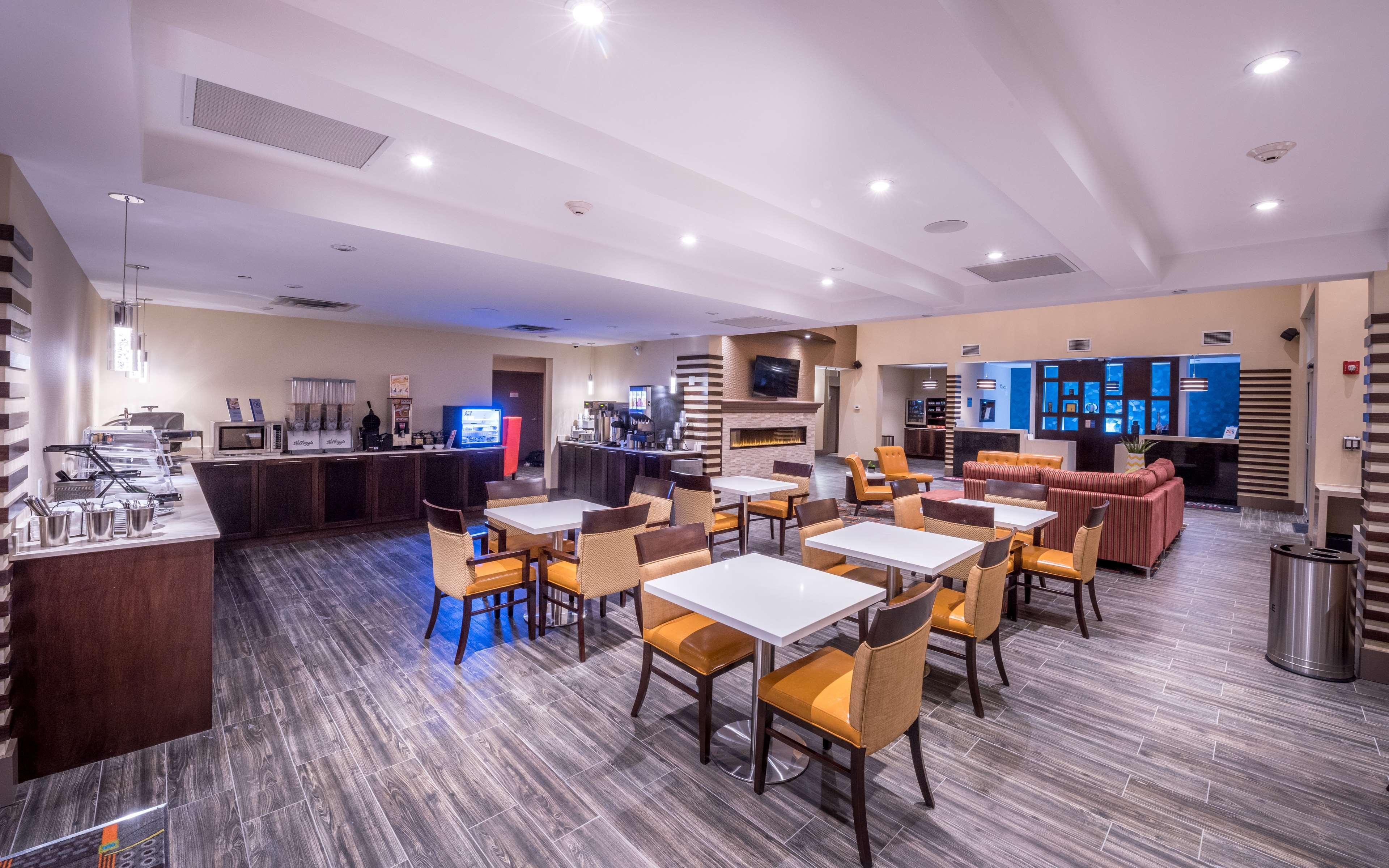 Best Western Plus Chateau Fort St. John Ngoại thất bức ảnh