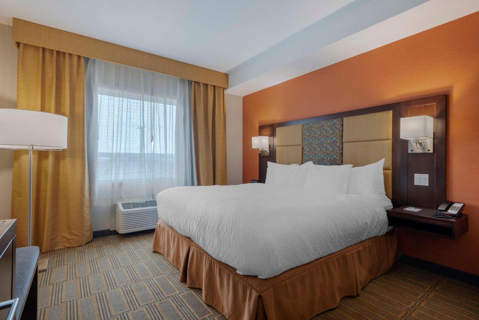 Best Western Plus Chateau Fort St. John Ngoại thất bức ảnh