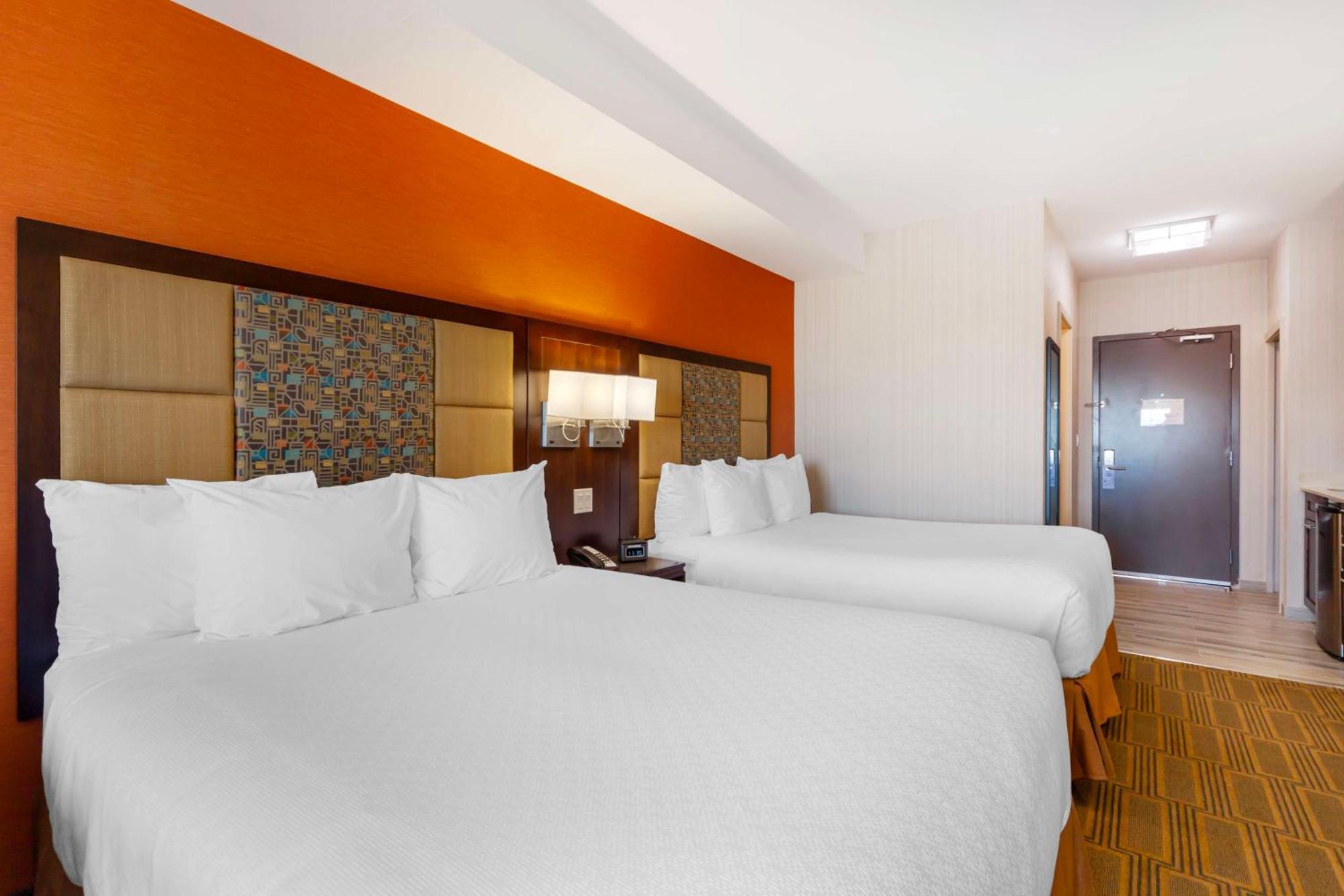 Best Western Plus Chateau Fort St. John Ngoại thất bức ảnh