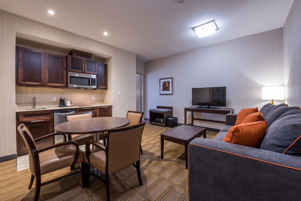 Best Western Plus Chateau Fort St. John Ngoại thất bức ảnh